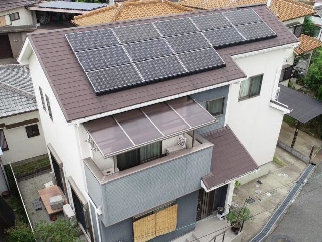 三木市で屋根と外壁塗装を行う築16年の戸建て